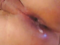 Porno noor näitab elastne rinnad